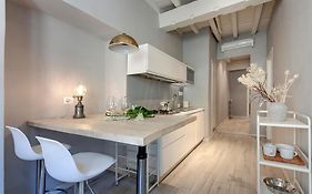 Jake & Francis Apartments By Mamo Florence